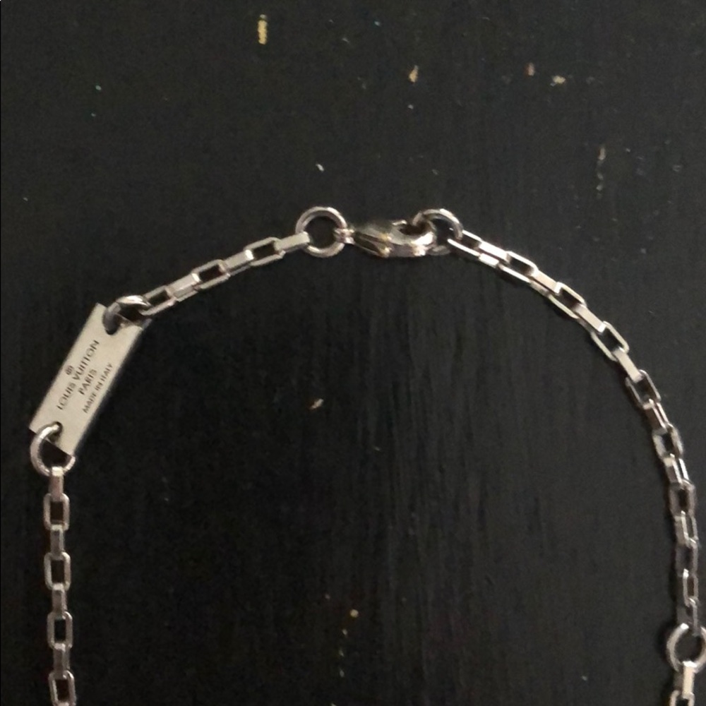 Louis Vuitton Damier Black necklace - Picture 3 of 4
